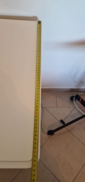 Cómoda branca IKEA com gavetas