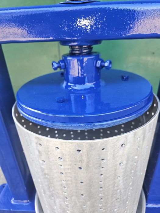 Мощный прес для сока...