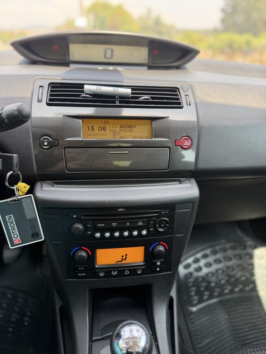 Citroën C4 — fotografia 5