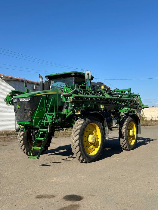Самохідний оприскувач John Deere R4045