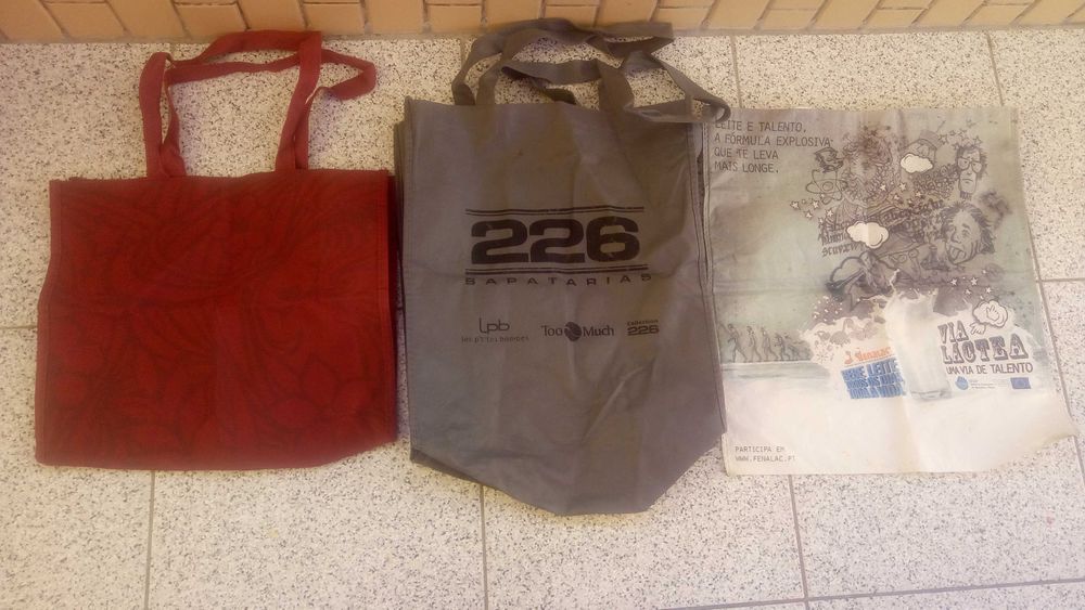 Vários sacos de pano (0,50 cêntimos cada)
