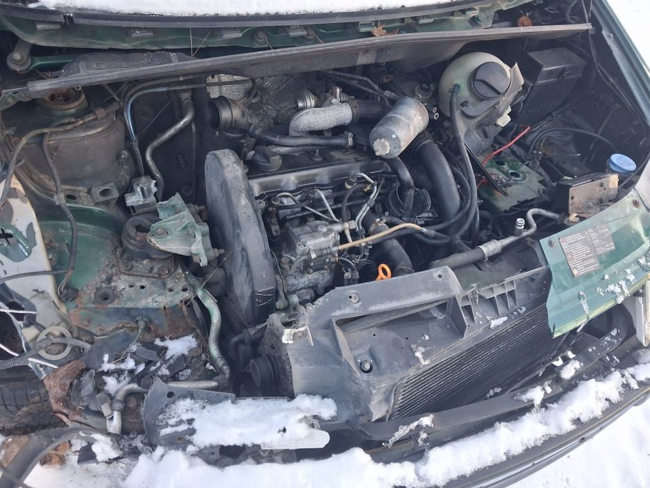 Sharan w całości na części