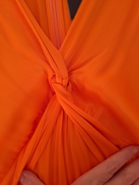 Vestido laranja de cetim Sfera, novo ainda com etiqueta