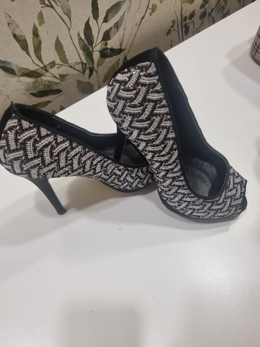 Sapatos  satos altos vários  modelos