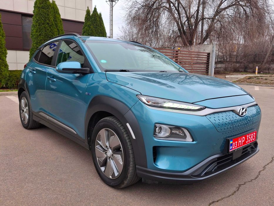Hyundai Kona Electric. 64 kw.