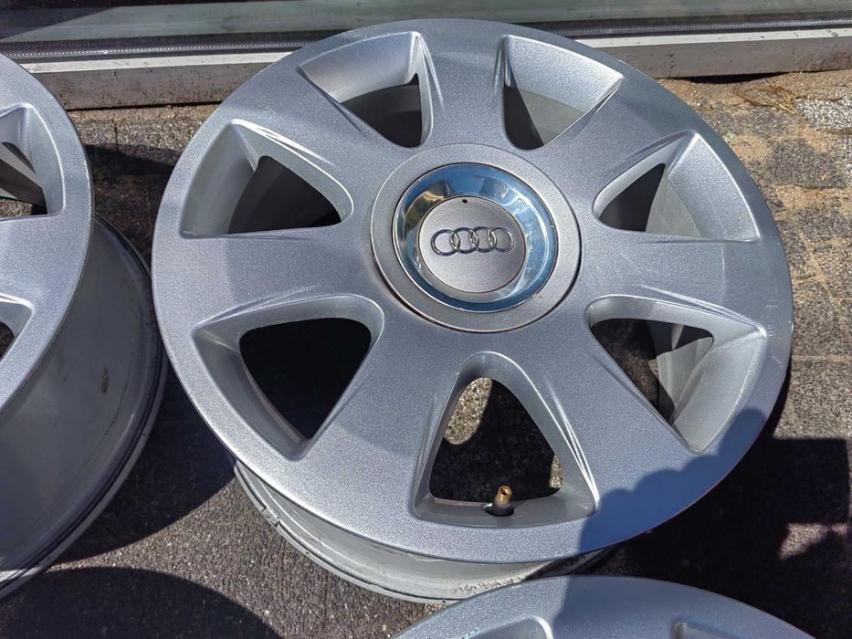 16" Audi A4 B5 B6 B7 8H0 Małysz Z kapslami S-Line VW Sharan Golf Gti Caddy Touran Skoda Octavia Superb Eos OEM ORYGINAŁ Audi NR76