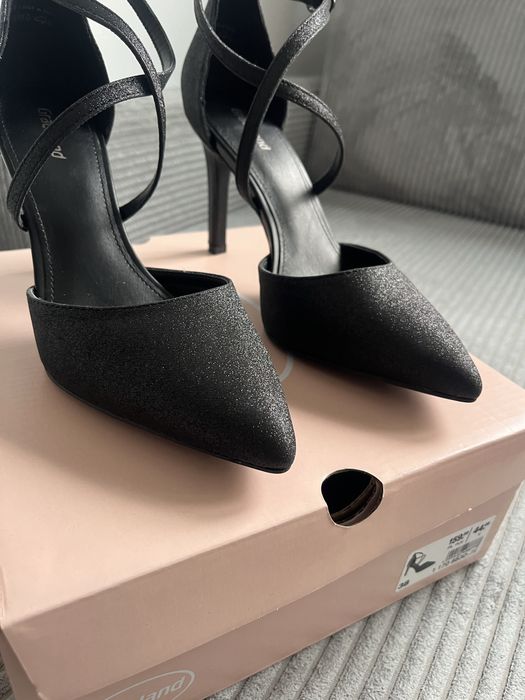 szpilki czarne brokatowe