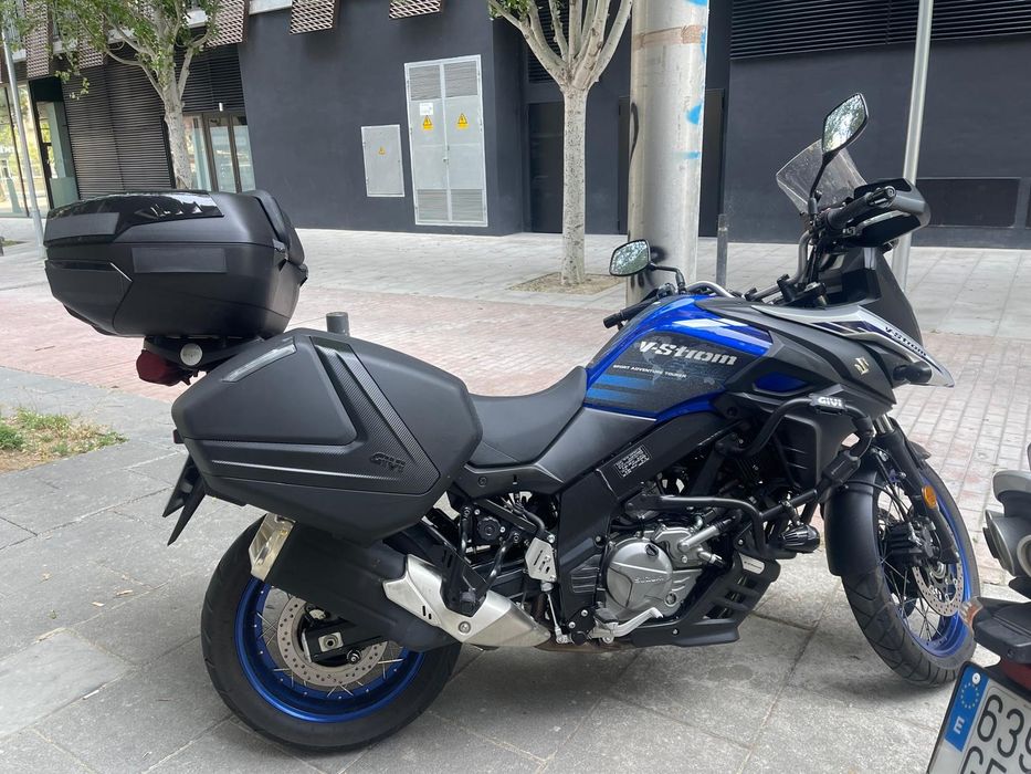 Suzuki V-STORM 650 XT de 2023 com 9mil kms