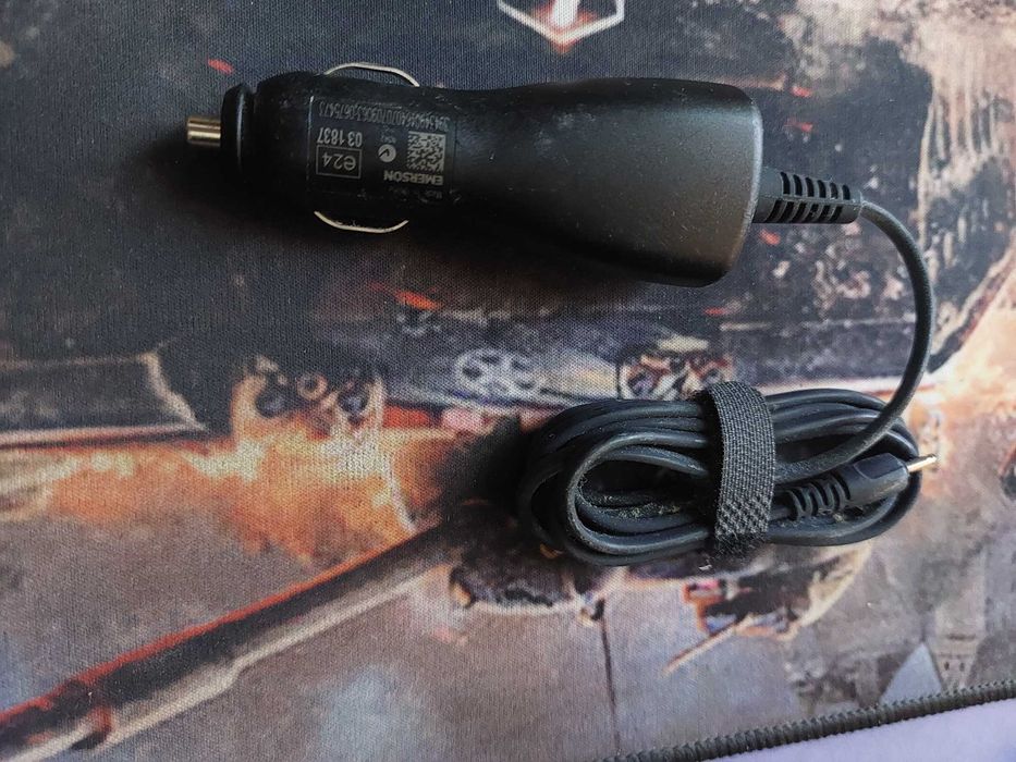 Автомобильное зарядное устройство  NOKIA тонкая