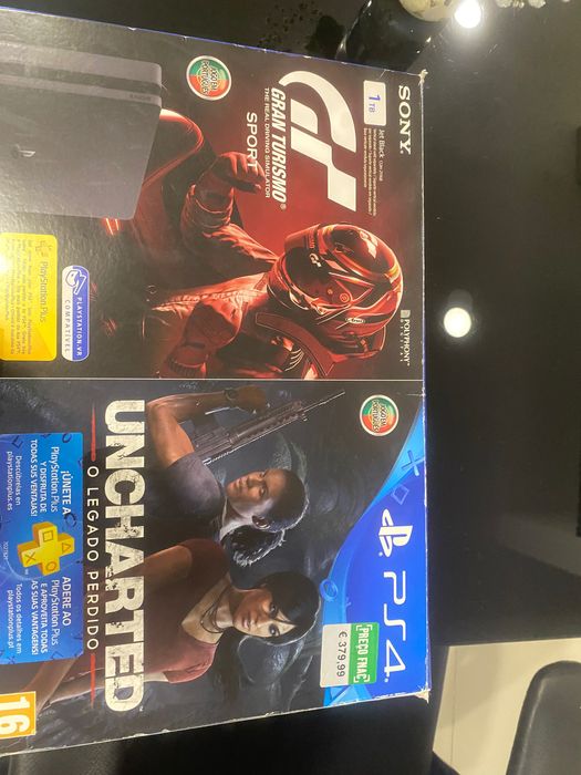 PlayStation 4 Slim 1TB