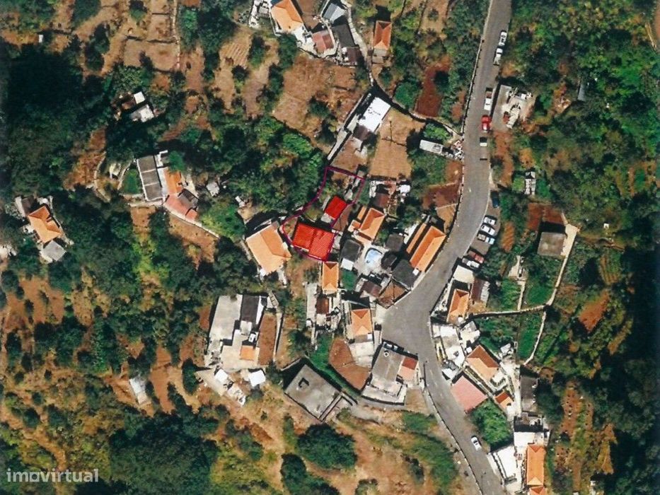 Terreno com edifício | Vista | Ribeira Brava