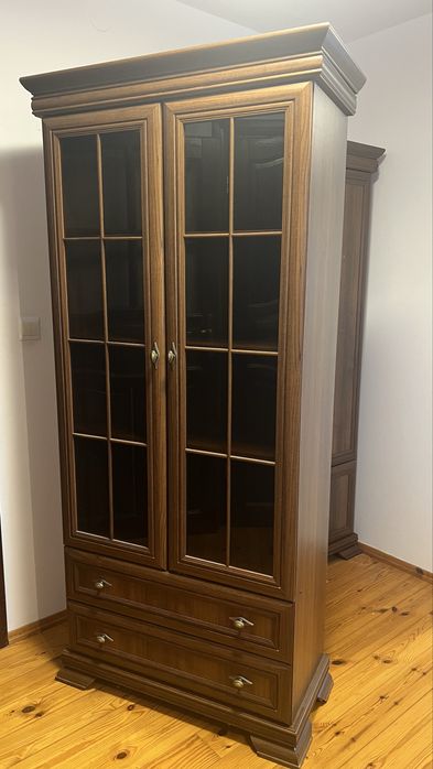 Stylowy komplet mebli drewnianych – stan idealny