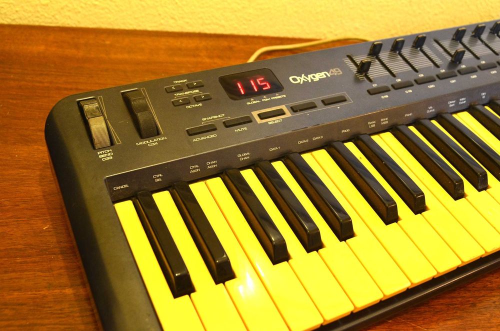 Teclado M- Audio Oxygen 49 USB MIDI Controler