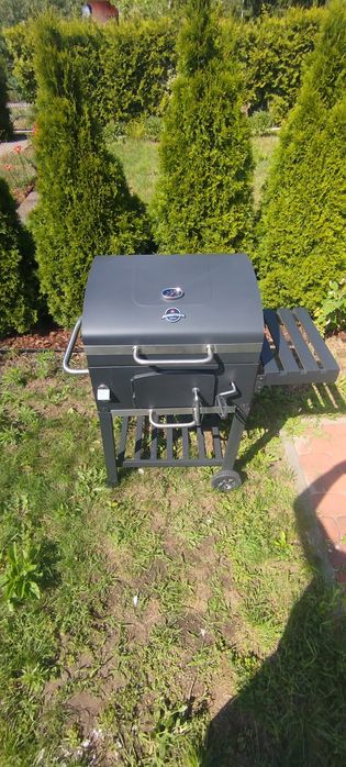 Grill ogrodowy  jak nowy.