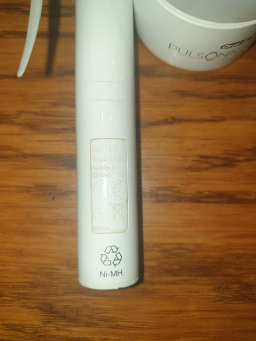Szczoteczka soniczna Braun Oral-B Pulsonic.