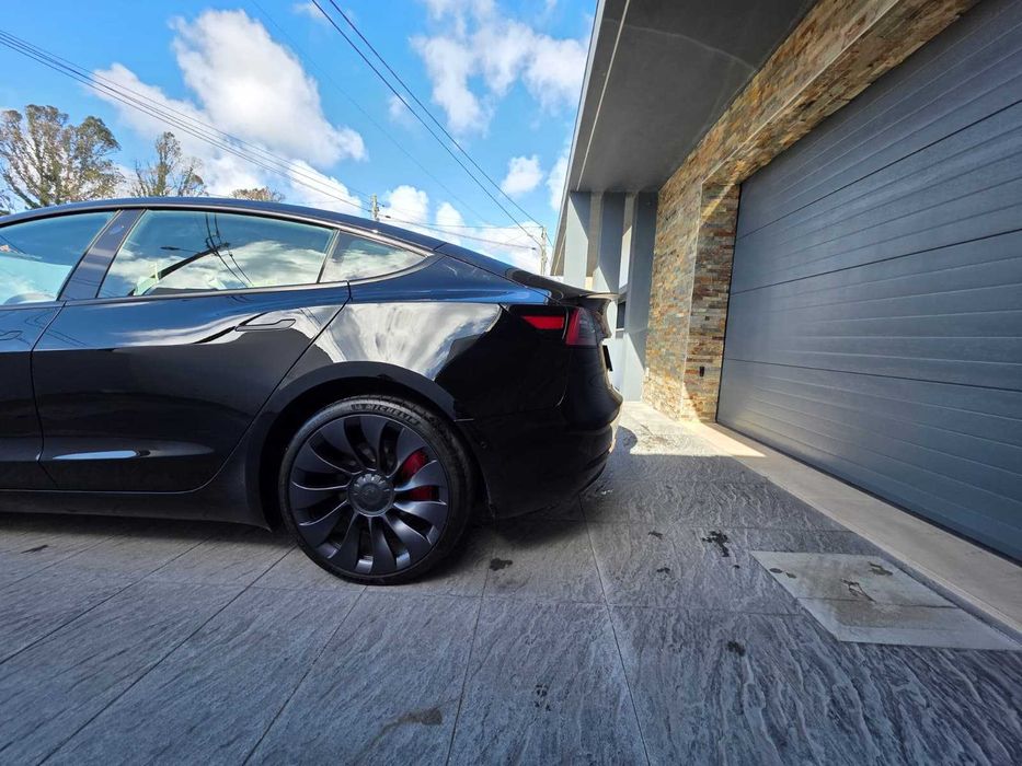 Tesla Model 3 Performance