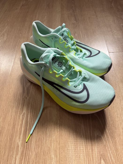 Бігові кросівки Nike ZoomFly 5