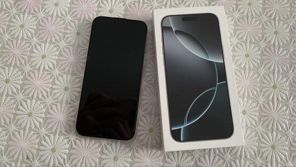 iPhone 16 Pro Max 256GB White Titanium eSIM повний комплект