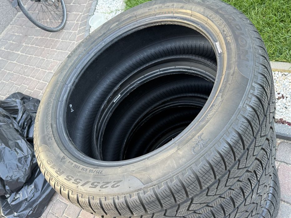 Opony zimowe 225/55 R19  99H Pirelli cena za 4