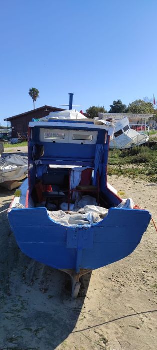 Barco madeira 4,90m com cabine + Yamaha 6HP 4T shaft longo  15 h uso
