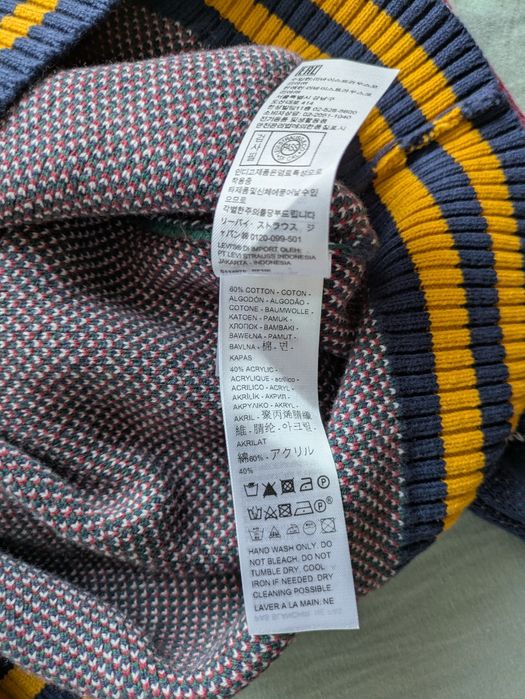 Sweter męski "Levi's", rozmiar M, nowe. Polecam. Pozdrawiam.