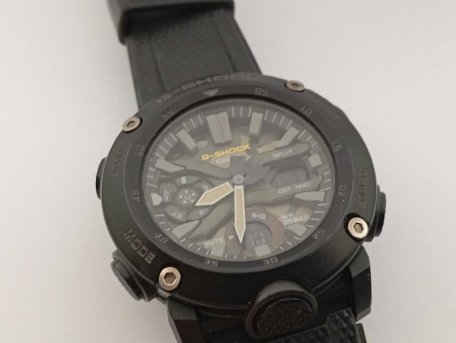 Zegarek Casio G-Shock GA-2000SU-1AER