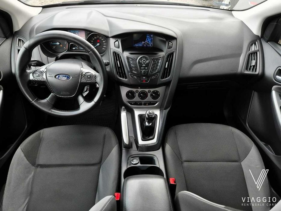 Wynajem auta Wypożyczalnia samochodów Ford Focus 1.6 TDCi 95 KM NAVI CZUJNIKI KLIMA