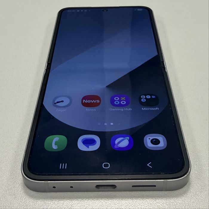 Smartfon Galaxy Z Flip 6 256GB Silver Shadow