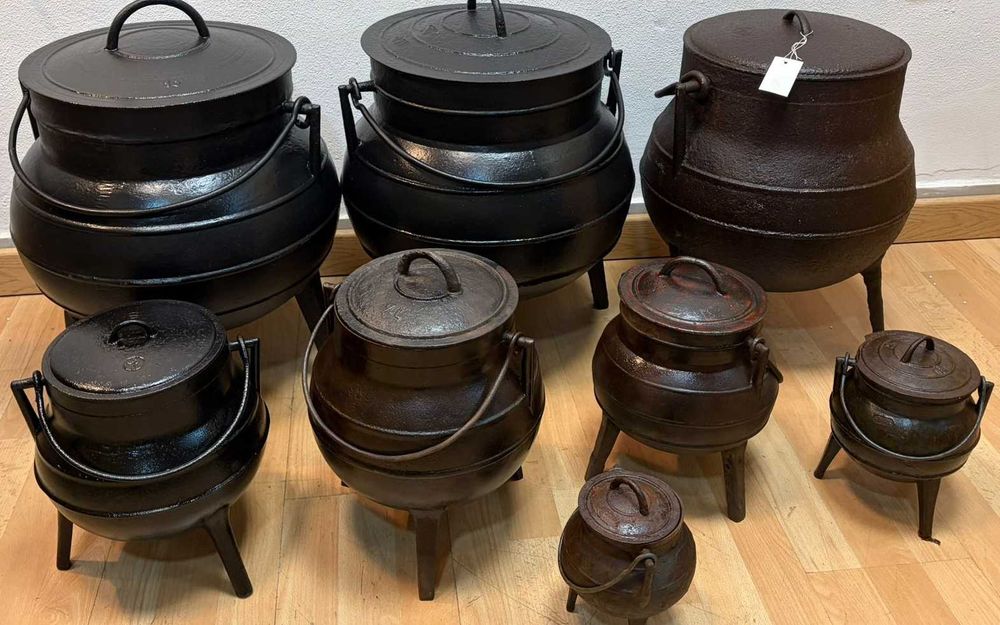 Panelas ou caldeiroes com 3 pernas em ferro fundido