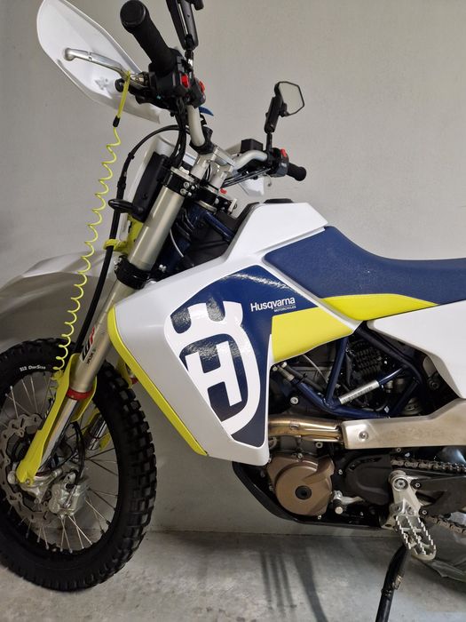 Husqvarna 701 / Depósito Extra 12L