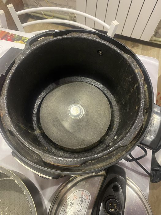 Мультиварка б/у в рабочем состоянии