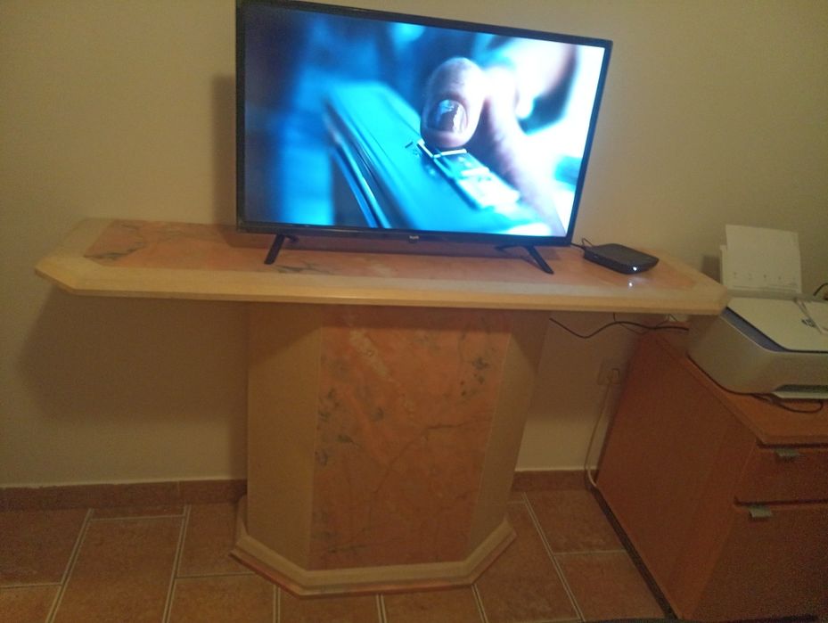 Moveis em marmore: Bancada + Mesa pequena
