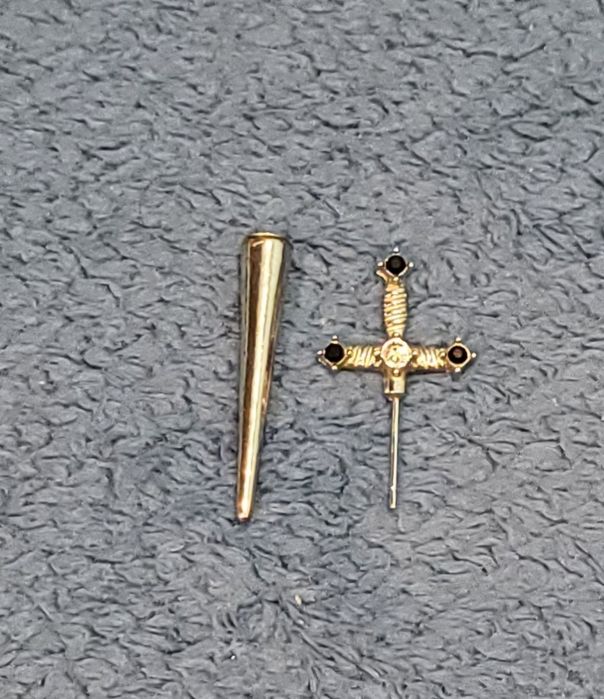 Brinco de Forma de Espada
