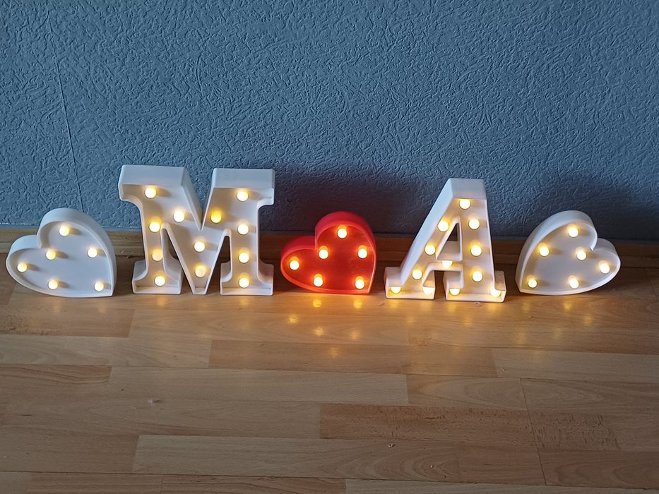 Litery  led  podświetlane M i A plus 3 serca
