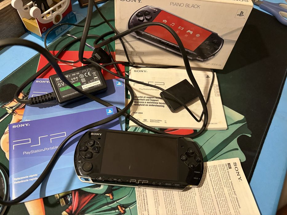 PSP 3004 com caixa e manuais