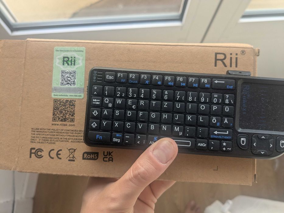 Um mini teclado sem fios Rii Mini X1