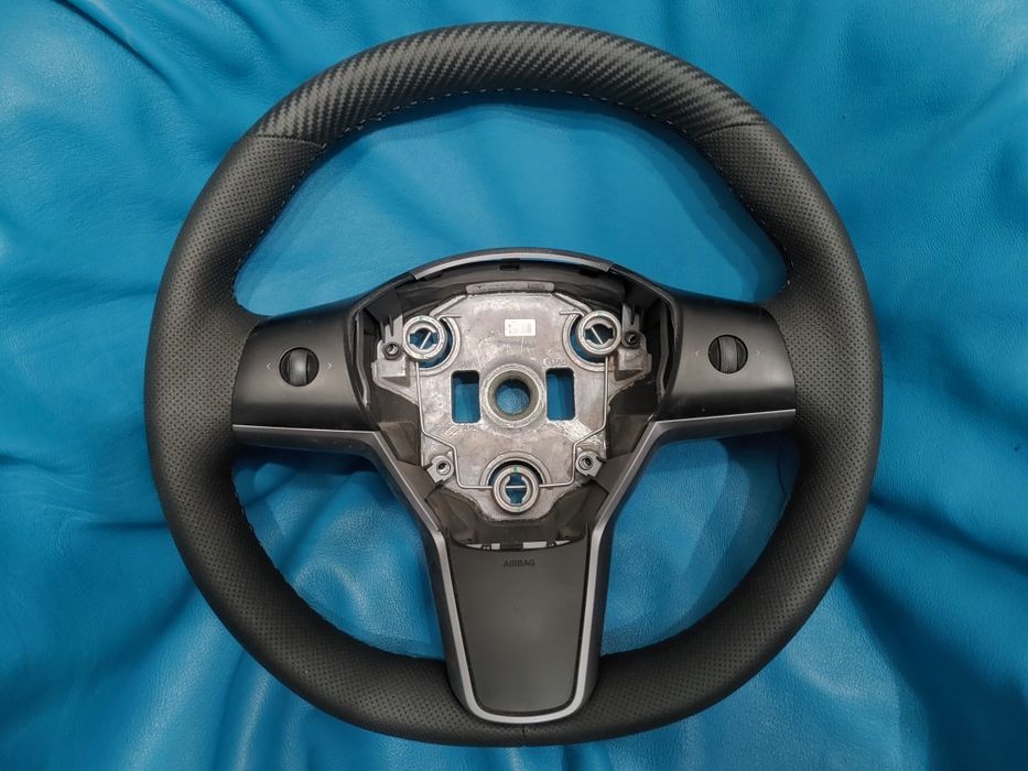 Руль, кермо TESLA Тесла