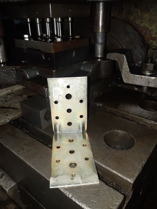 Уголок монтажный перфорированный крепежный усиленный: 5 грн. - Елементи ...