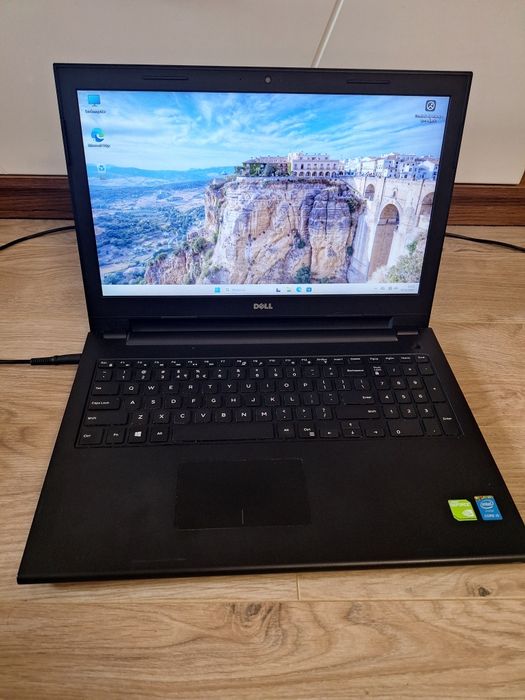 Laptop Dell 3542 Inspiron 15, i5 585 GB,  8Gb RAM, Windows 11