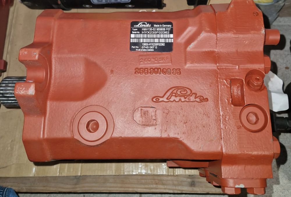 Silnik hydrauliczny Claas Jaguar HMV 135 Linde  Linde HMF105