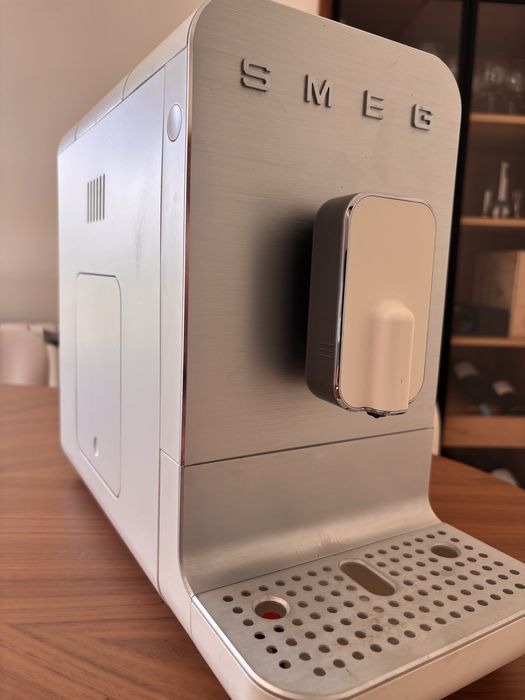Máquina Café Automática SMEG