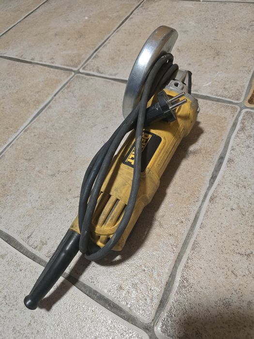 DEWALT DWE4157 Szlifierka kątowa 125mm 900W