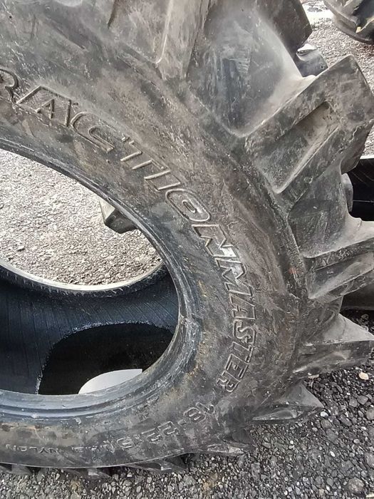 Opona przemysłowa 18-22.5 Solideal ładowarka Merlo Manitou