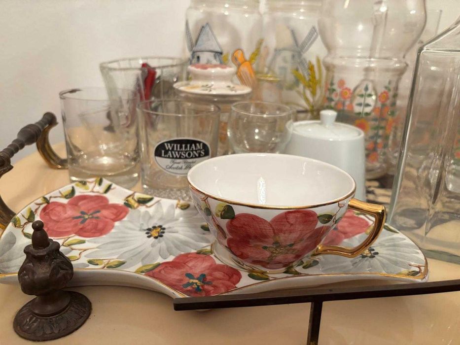 diversos tipos de Louça