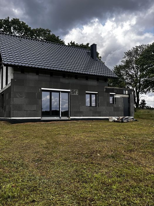 Sprzedam dom w trakcie budowy.