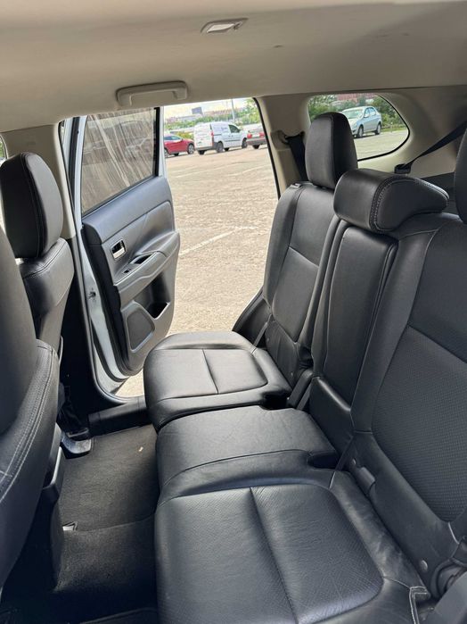 Mitsubishi Outlander 2016 (2.4 S-AWC)