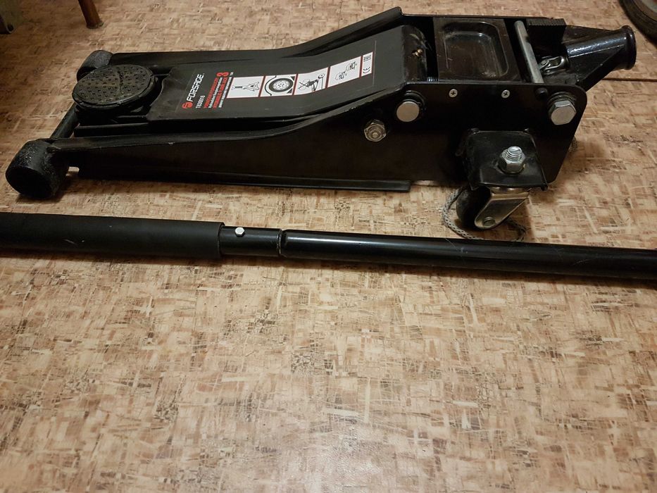 Домкрат гідравлічний (3 тони).