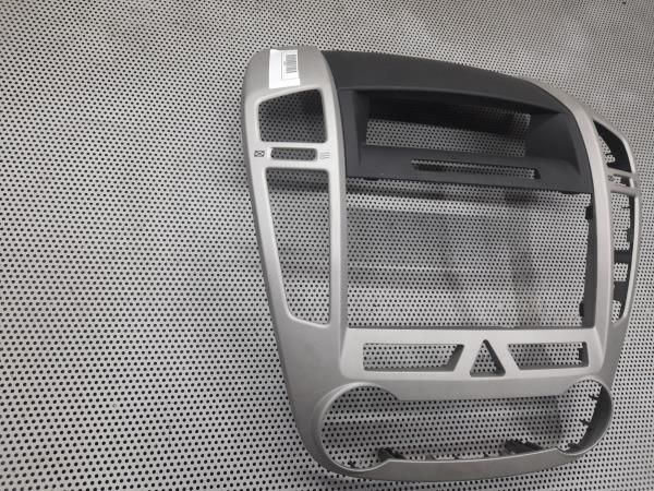 Moldura da consola central / rádio / aro KIA Ceed (ED)