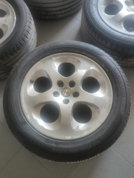 Jantes Alfa Romeo com pneus
