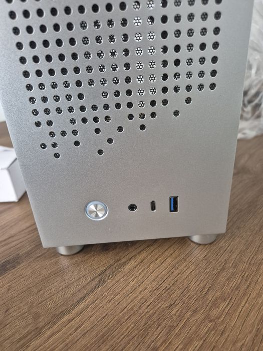 Gabinete de computador mini-ITX